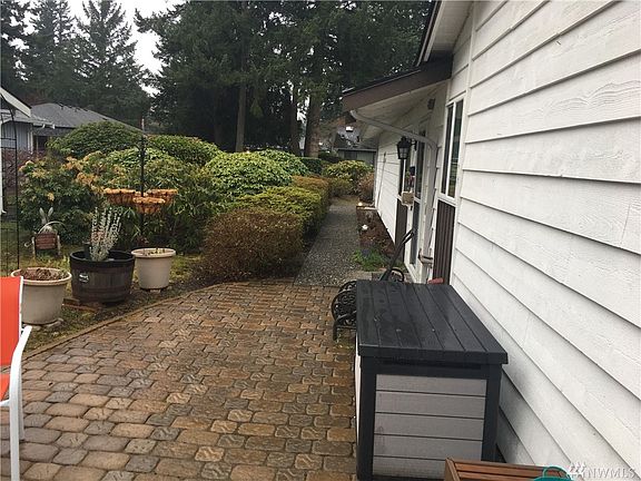 4th image of 8405 55th Ave NE APT 15