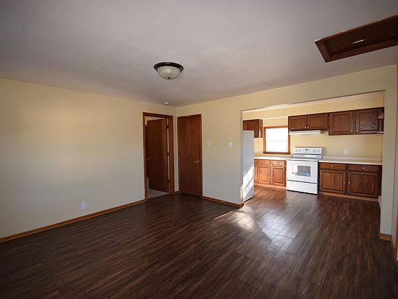 2nd image of 710 Jefferson St #10513324