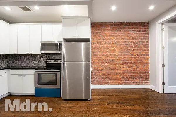 Rented by Mdrn Residential | media 20