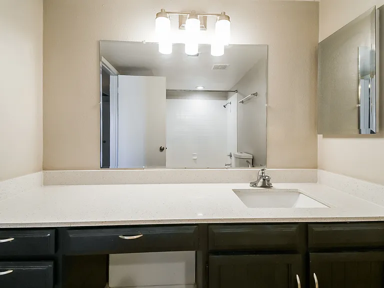 2301 E Butler St — Photo 11