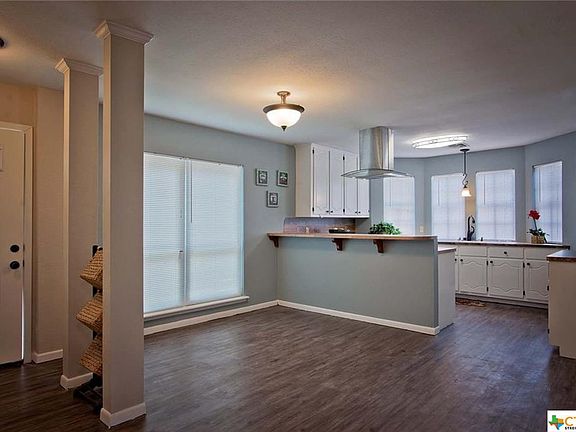 3rd image of 122 Waterford Dr