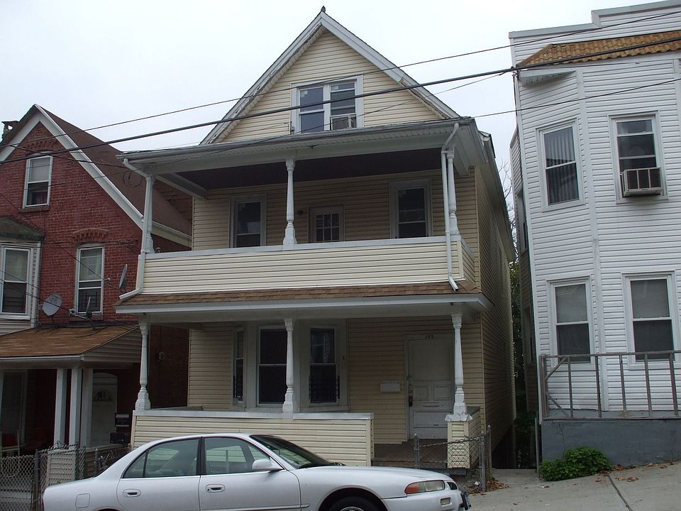 2nd image of 195 Benziger Ave