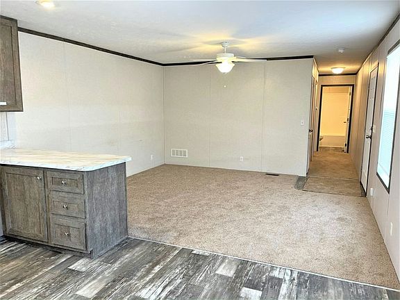 5th image of 632 Linda Ln