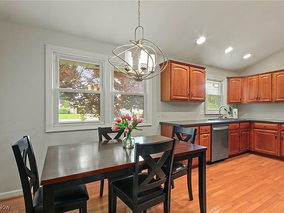 2nd image of 46 Orchard Dr
