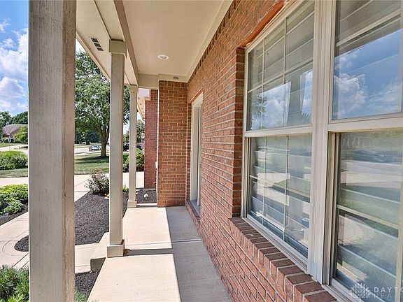 5th image of 2961 Parkwood Dr