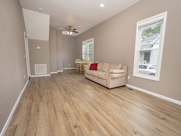 2nd image of 1015 N Concord Avenue