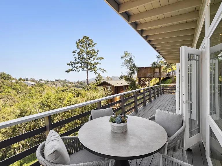 1131 W California Ave — Photo 30