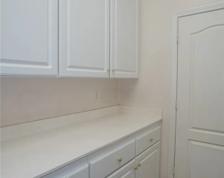 7861 Darby Ave — Photo 63