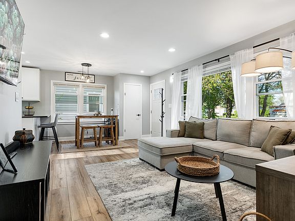 4th image of 638 N Lombard Ave