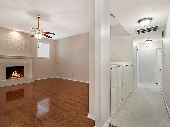 5th image of 1212 Towne Lake Dr