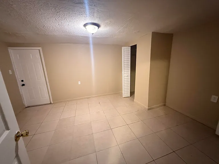 1604 Zephyr Ave — Photo 10