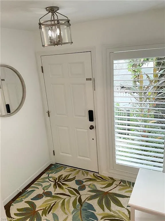 3 bed, 2.0 bath, 1707 sqft, $9,500 — Photo 4