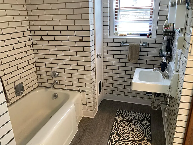 190 Arion St E — Photo 13