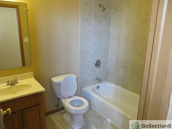 3rd image of 1254 S Kolin Ave #1
