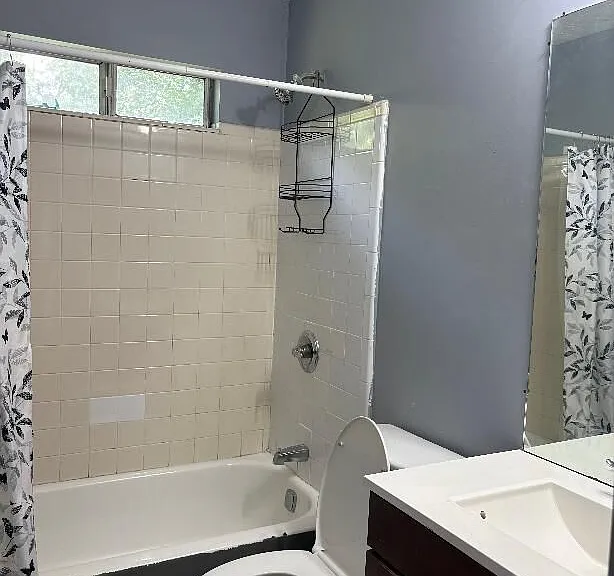 6565 Emerald Pointe Cir — Photo 15