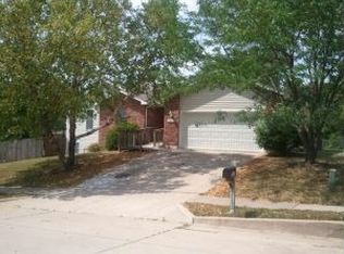 2401 Oakland Ridge Dr, Columbia, MO 65202