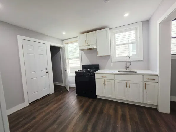 122 Orient Ave, Jersey City, NJ