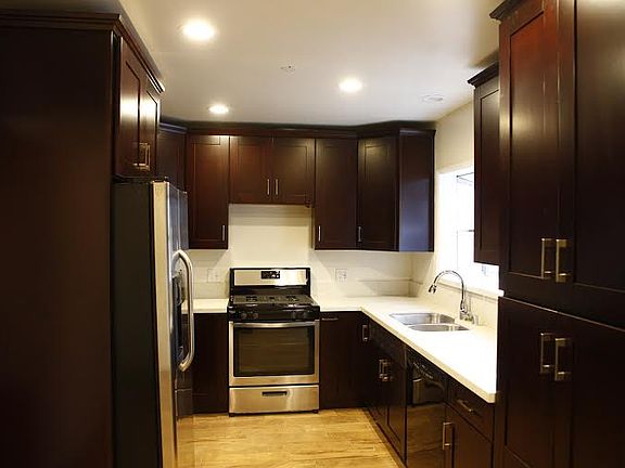 5th image of 348 S Rexford Dr APT 1