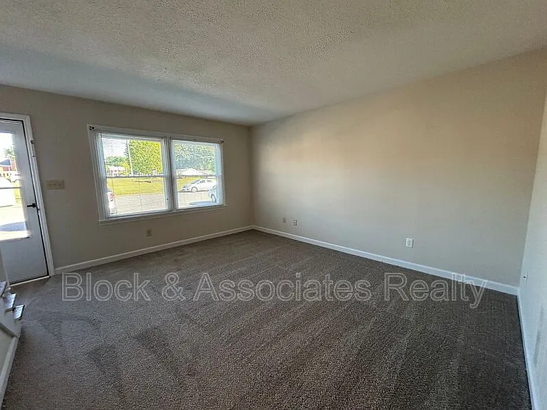 522 S Cherry St — Photo 9