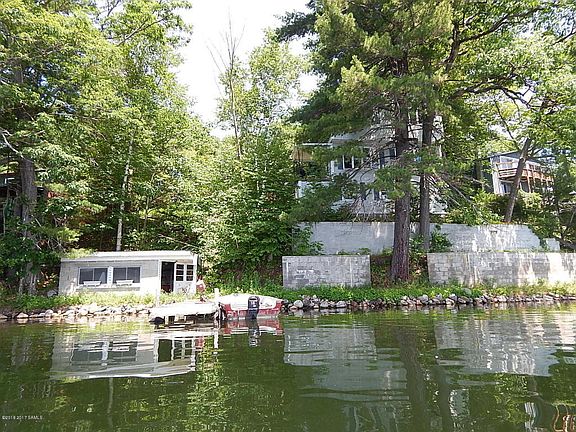 2nd image of 15-17 Fernwood