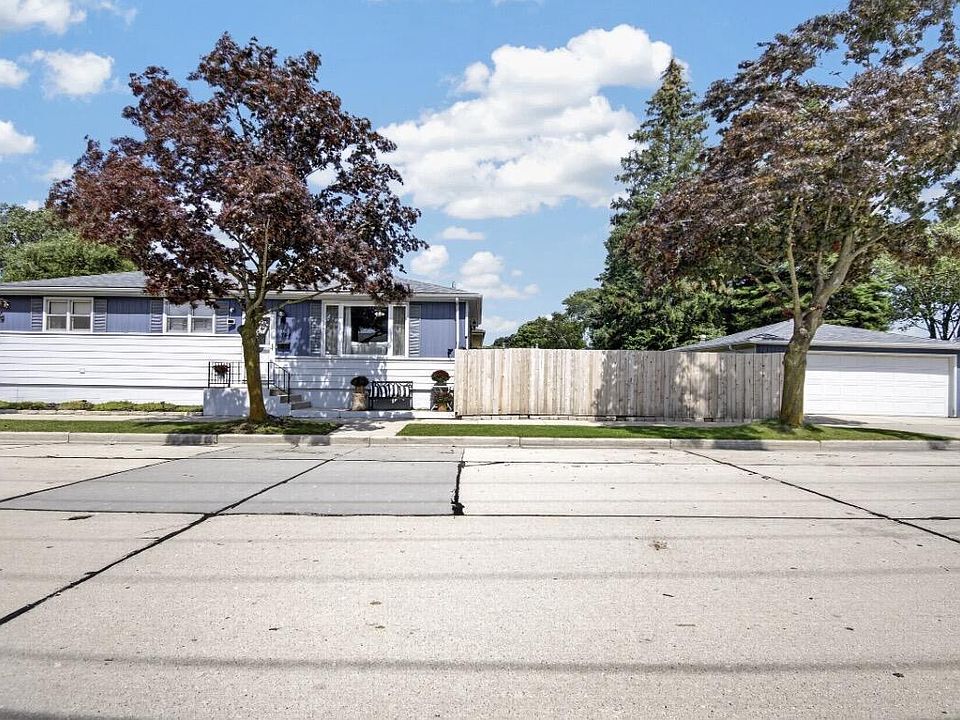 1st image of 744 Shoreland DRIVE