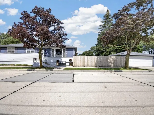 744 Shoreland DRIVE, Racine, WI 53402