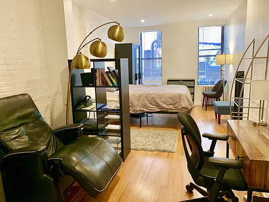 Rented by Compass | media 21