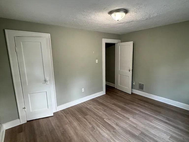 2319 Coyner Ave — Photo 14