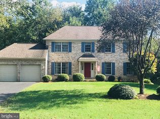 6 Running Brook Ln, Newark, DE 19711