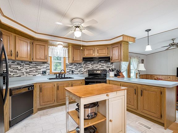 3rd image of 58 Monadnock Drive