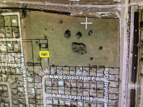 28XX NW 213th St, Miami Gardens, FL 33056