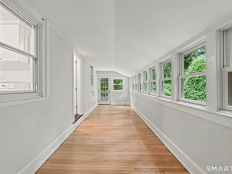 4 Highview Ave #R — Photo 15