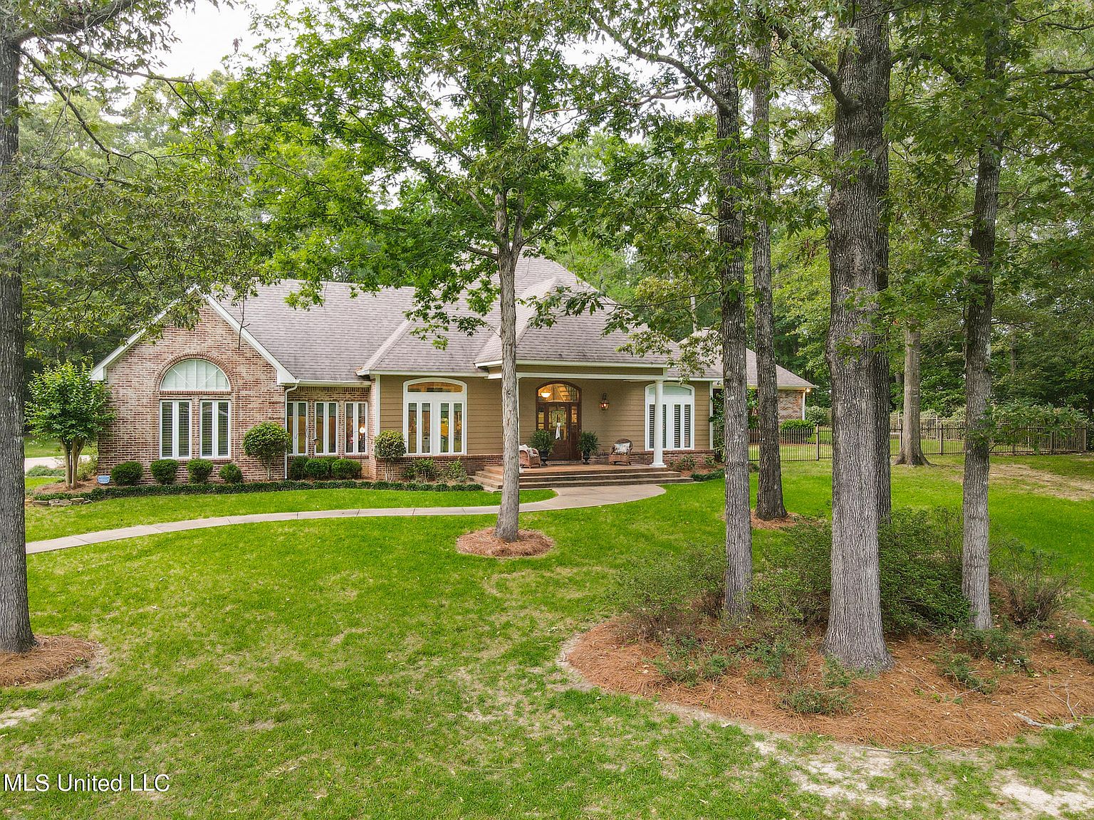 1319 E Deer Rdg, Brandon, MS 39042 Zillow