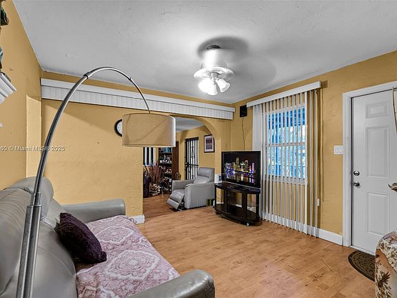 4th image of 1542 NW 115th St