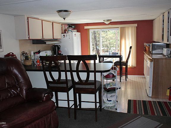 4th image of 2625 S Evergreen Dr