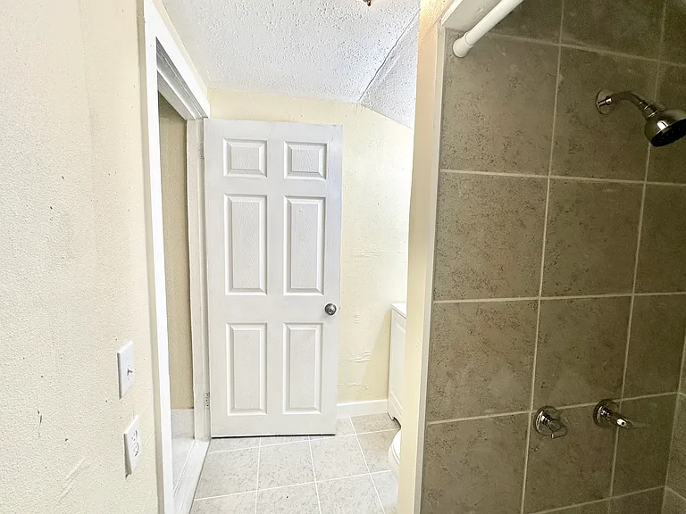 104 E Fowler Ave — Photo 23