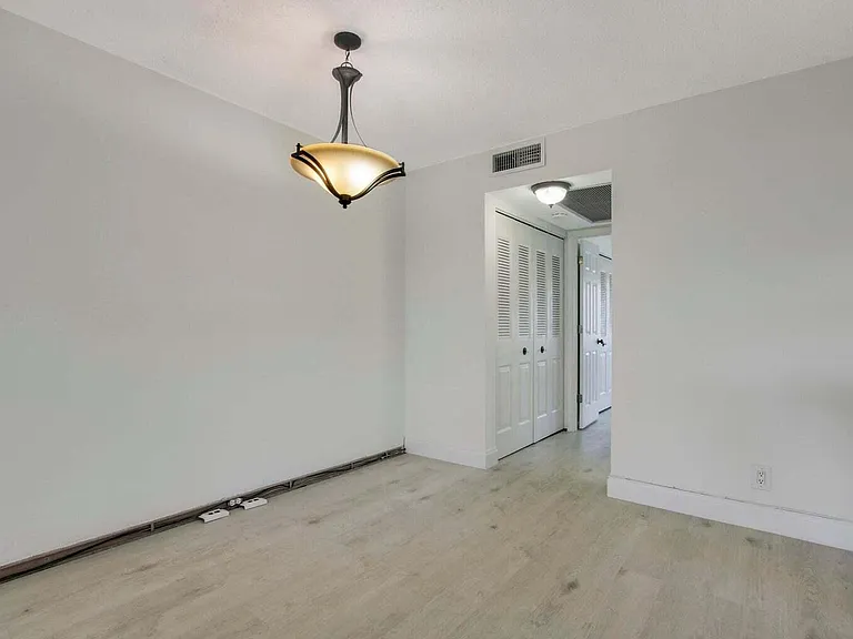 288 Northampton St #O — Photo 9