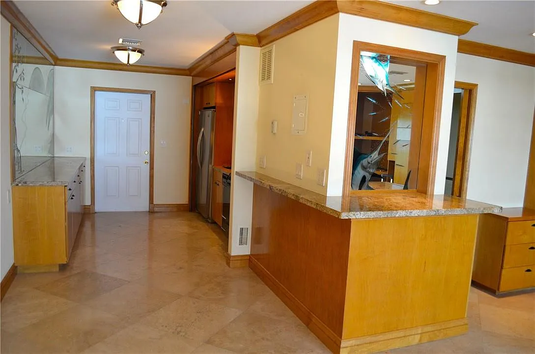 Studio, 1.0 bath, 595 sqft, $1,800 — Photo 4