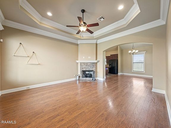 3rd image of 203 Regal Oaks Dr