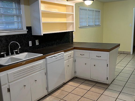 4th image of 212 W Yucca Ave