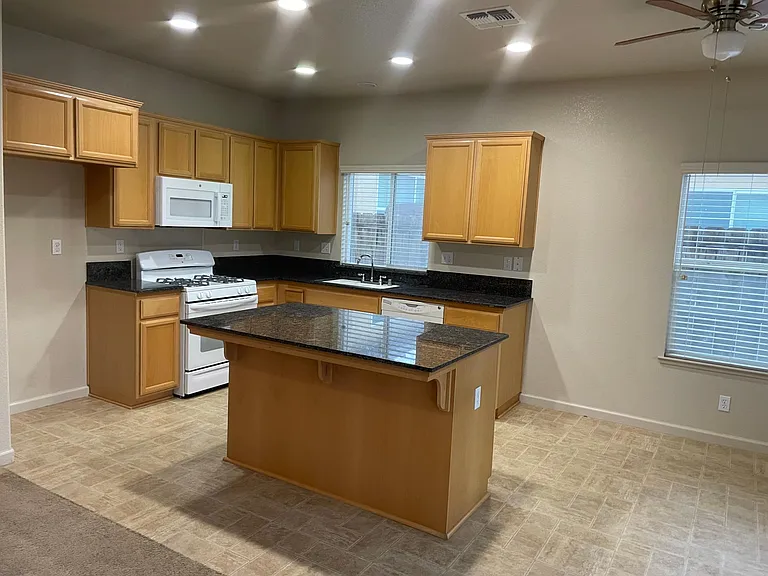 3309 S Rose Brook Dr — Photo 17