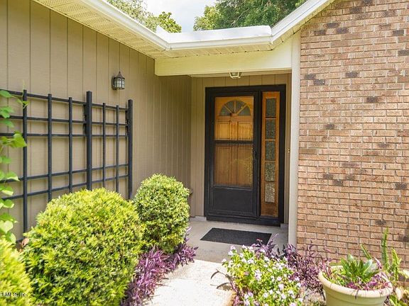3rd image of 532 Fox Hollow Ln