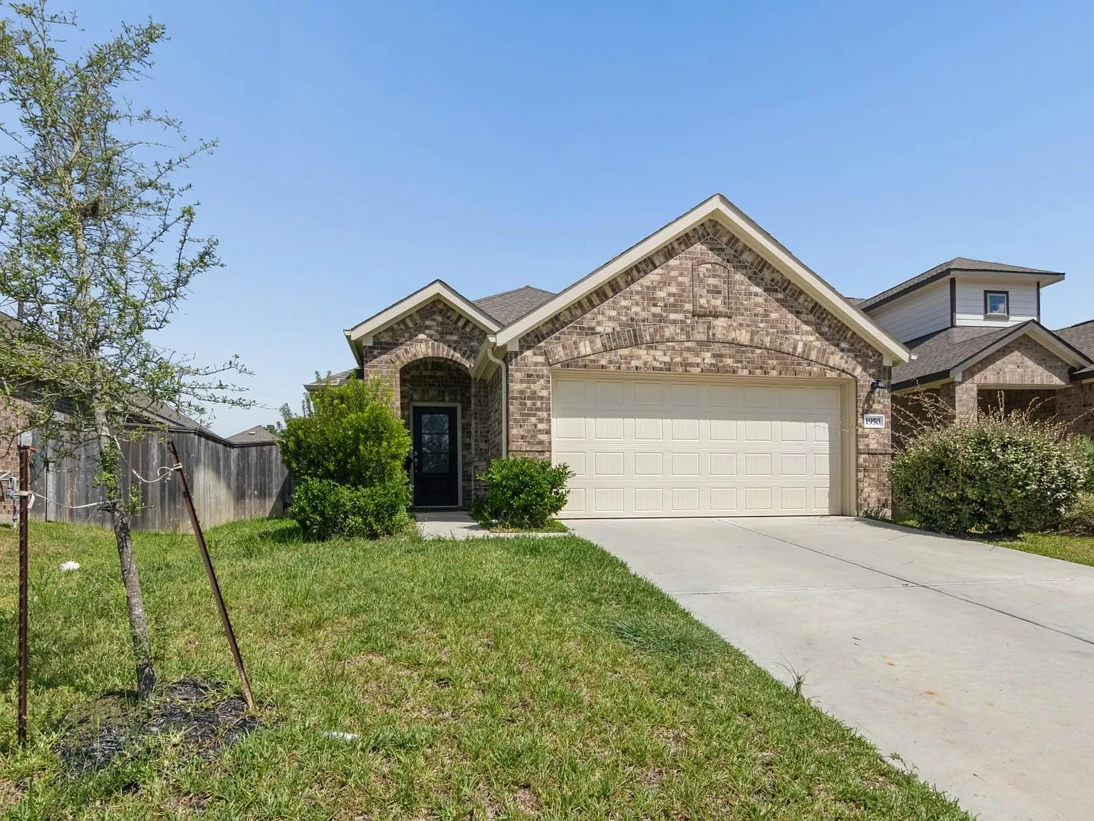 3 bed, 2.0 bath, 1496 sqft, $1,900 — Photo 3
