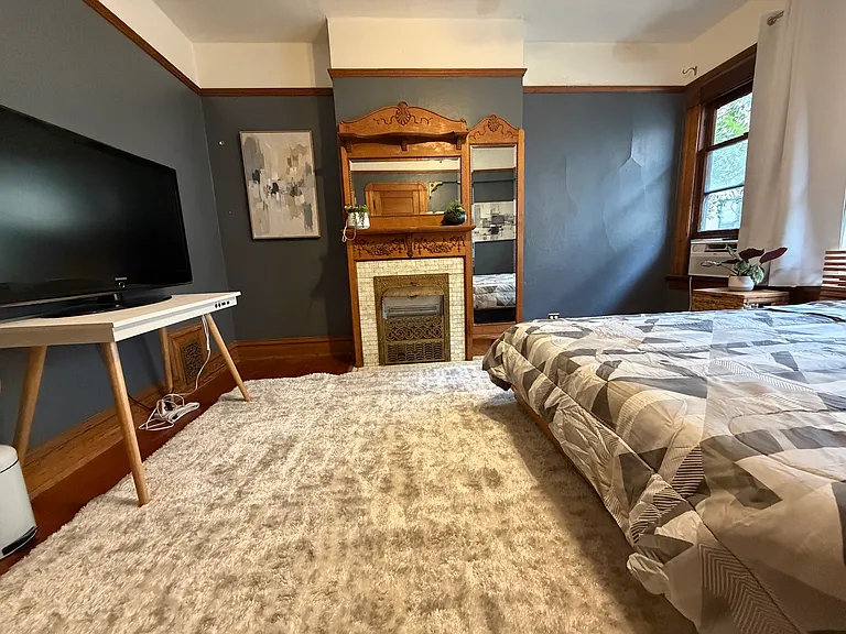 826 S Burlington Ave #11 — Photo 6