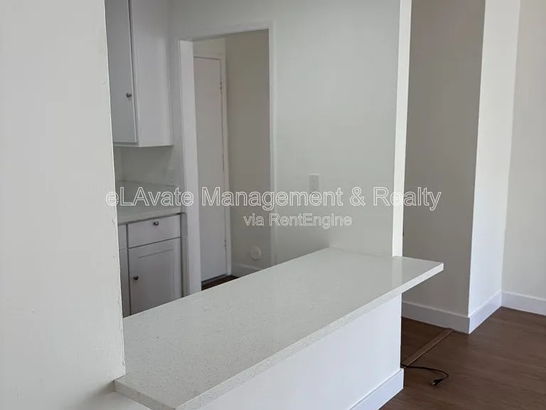 6815 Kelvin Ave. — Photo 16