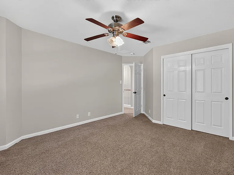 937 Lauren St — Photo 15