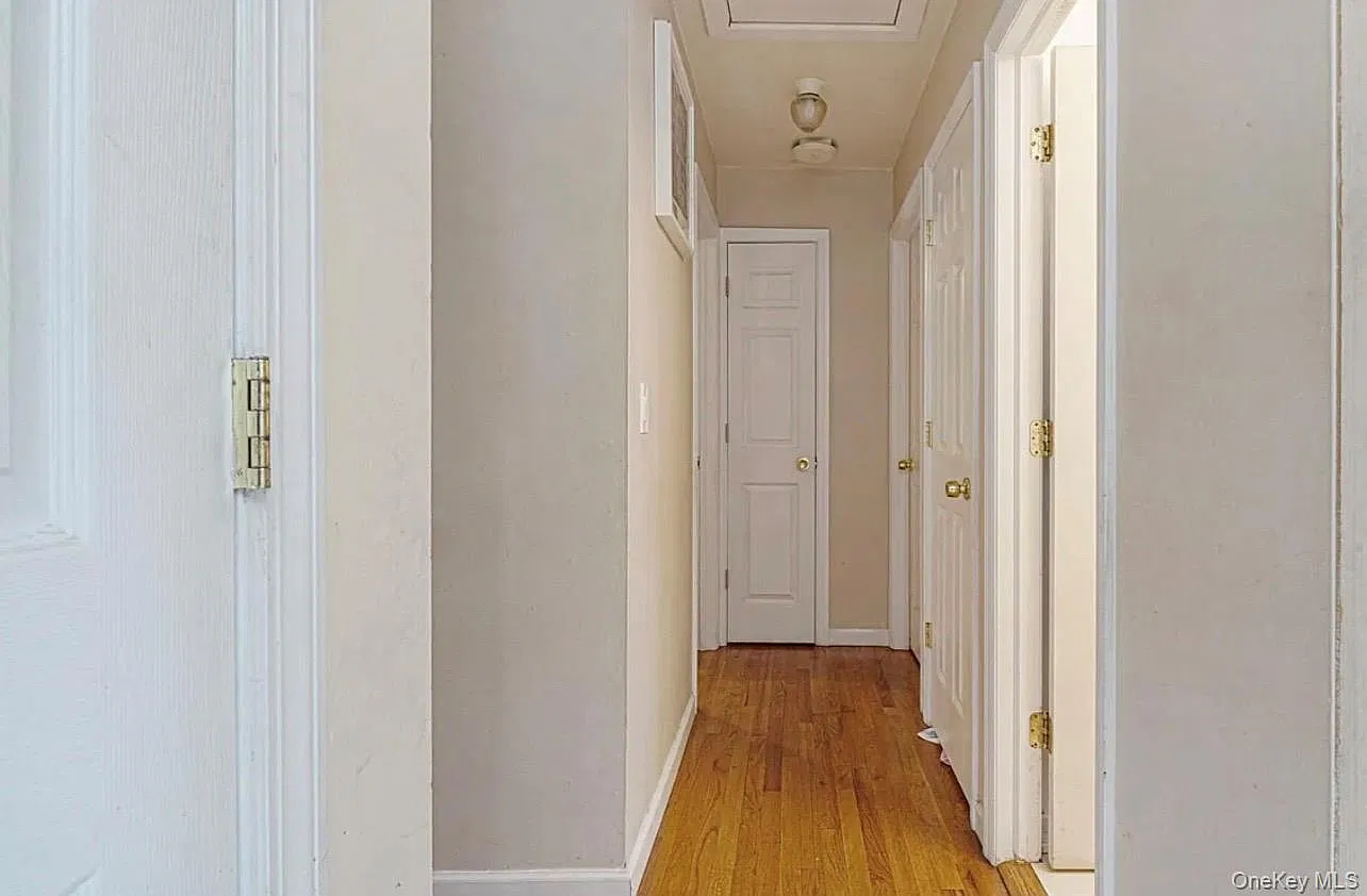 3 bed, 1.0 bath, 900 sqft, $3,500 — Photo 4