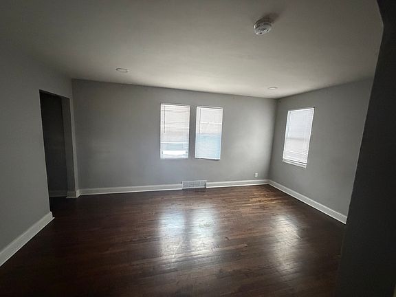 2nd image of 4240 Wabash Ave