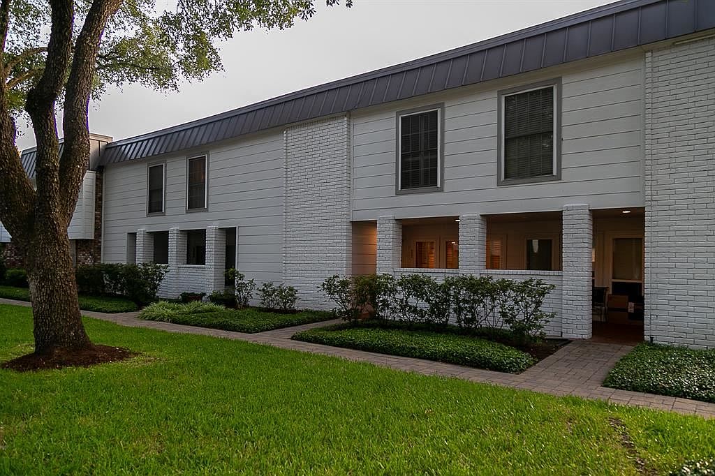 8960 Chatsworth Dr, Houston, TX 77024 Zillow