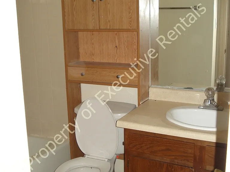 463 Salopek Blvd — Photo 8